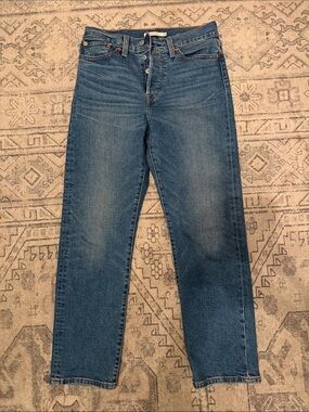 Levi's Women's Straight-Leg Jeans in Medium Blue Wash